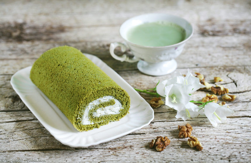 Matcha-Biskuitrolle, ein tolles Matcha-Rezept | matcha-tee.org